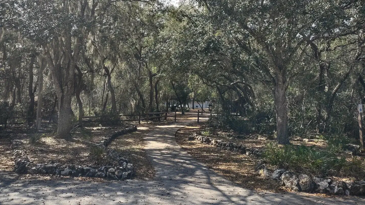 Entry to day use area